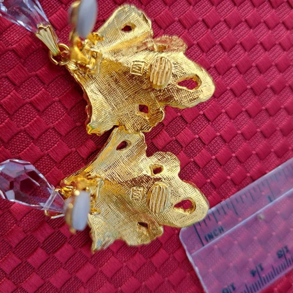 Vintage Goldtone Clip On Earrings 